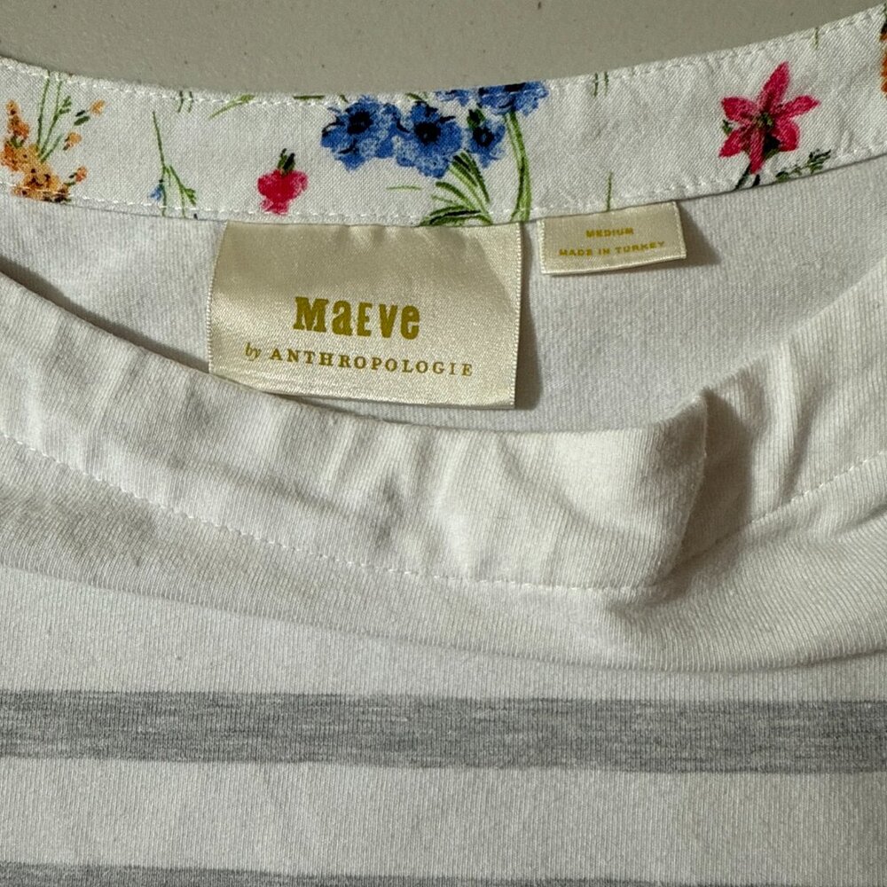 Maeve Anthropologie Women Top White Gray Striped‎ Button Detail Medium - Picture 5 of 9